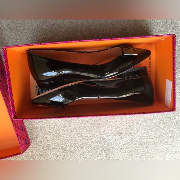 TORY BURCH 20mm Patent Leather Gigi Flats - Picture 2 of 8